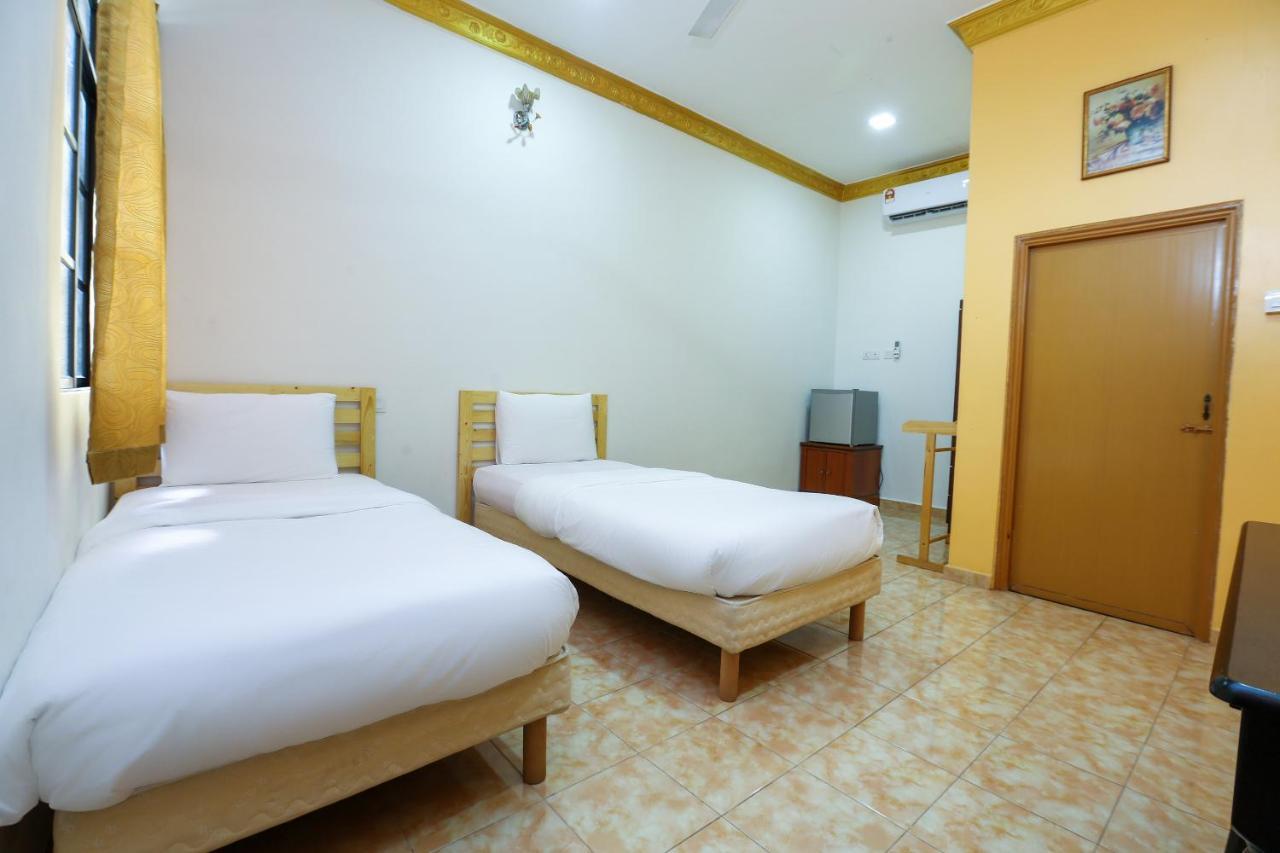 Oyo 89887 Chalet Yunie Marang Exterior foto
