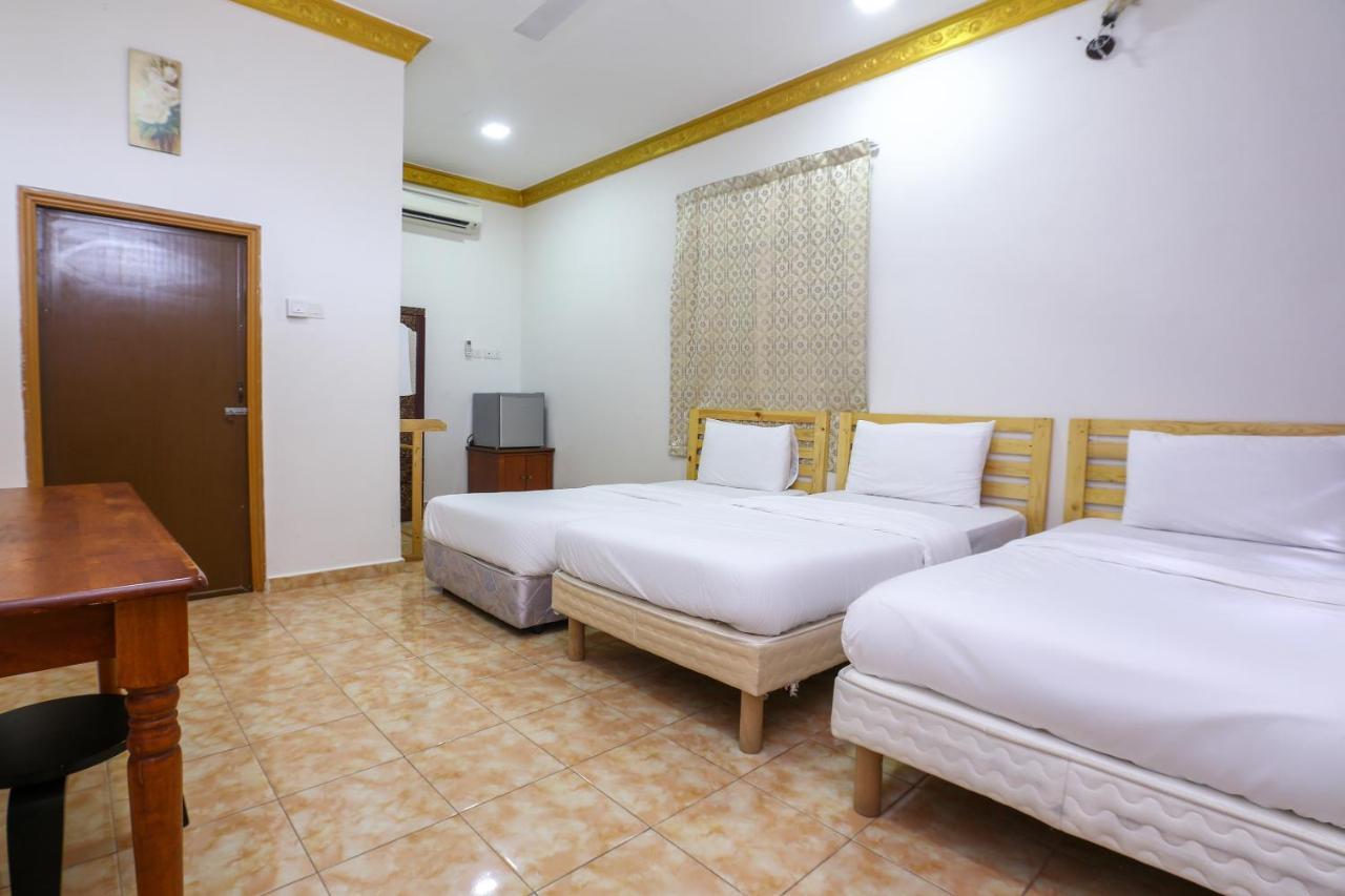 Oyo 89887 Chalet Yunie Marang Exterior foto