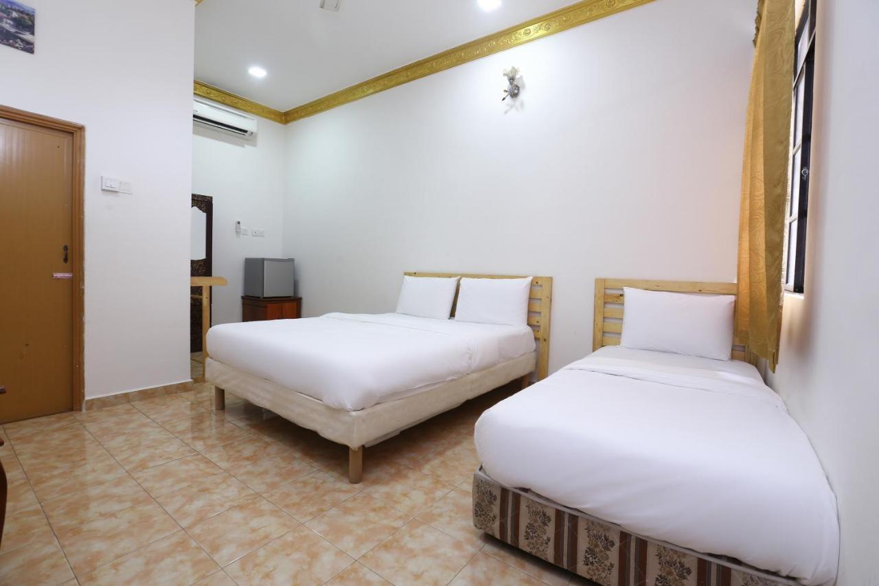 Oyo 89887 Chalet Yunie Marang Exterior foto