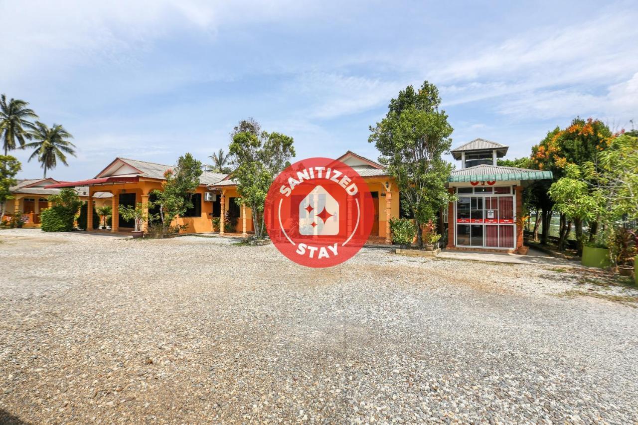 Oyo 89887 Chalet Yunie Marang Exterior foto
