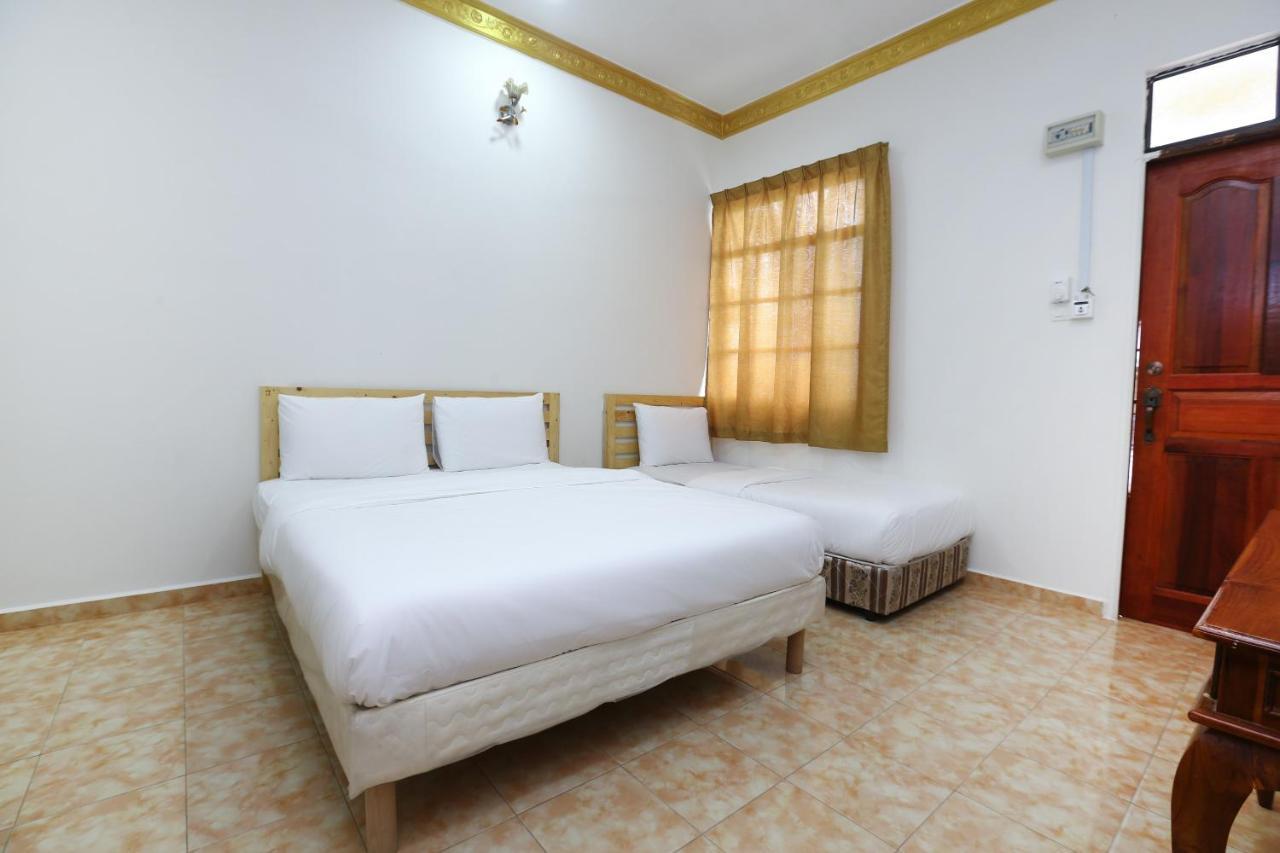 Oyo 89887 Chalet Yunie Marang Exterior foto