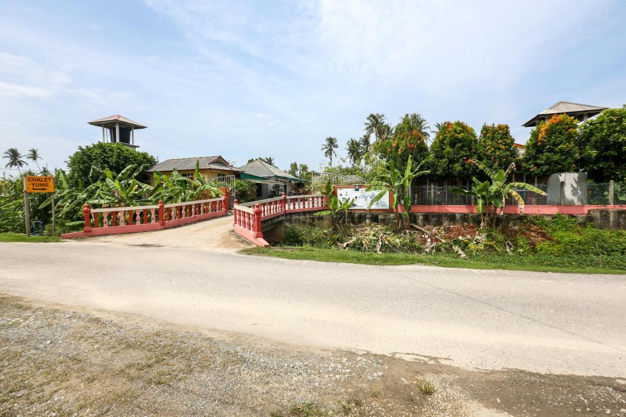 Oyo 89887 Chalet Yunie Marang Exterior foto