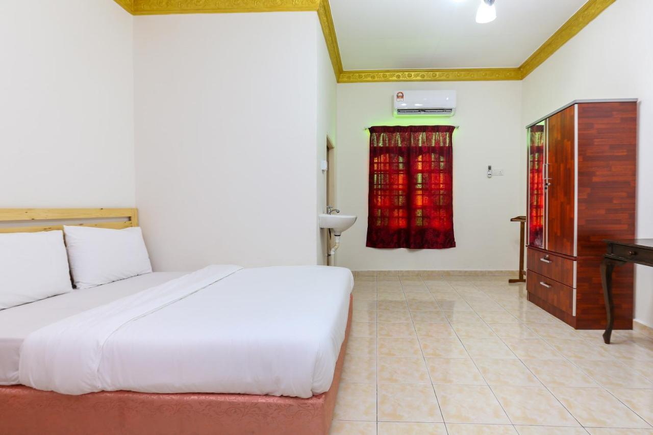 Oyo 89887 Chalet Yunie Marang Exterior foto