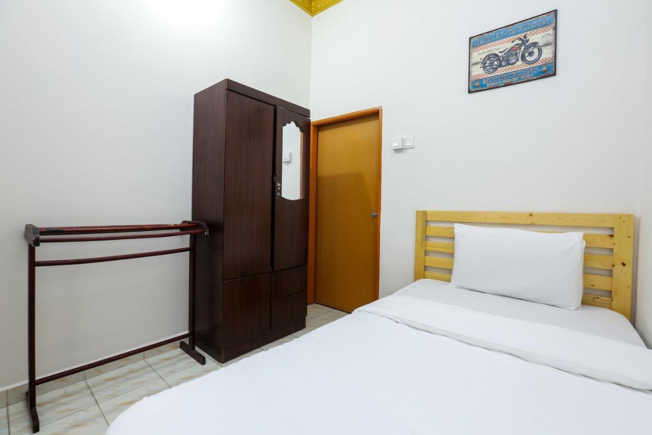 Oyo 89887 Chalet Yunie Marang Exterior foto