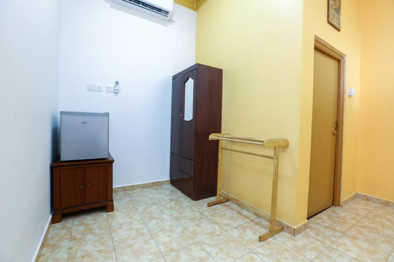 Oyo 89887 Chalet Yunie Marang Exterior foto