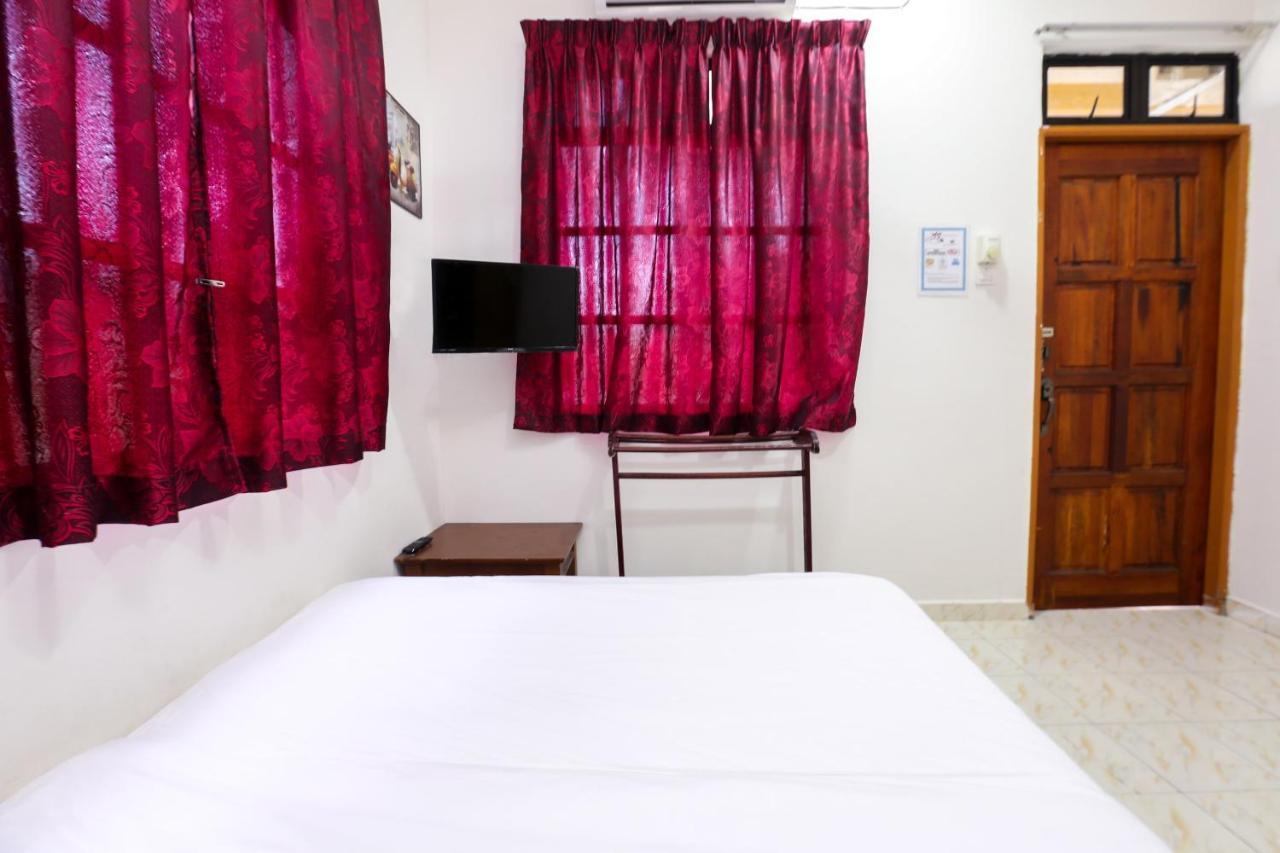 Oyo 89887 Chalet Yunie Marang Exterior foto