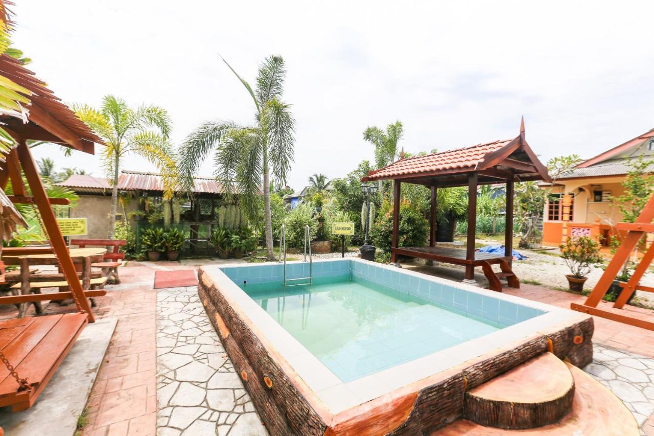 Oyo 89887 Chalet Yunie Marang Exterior foto