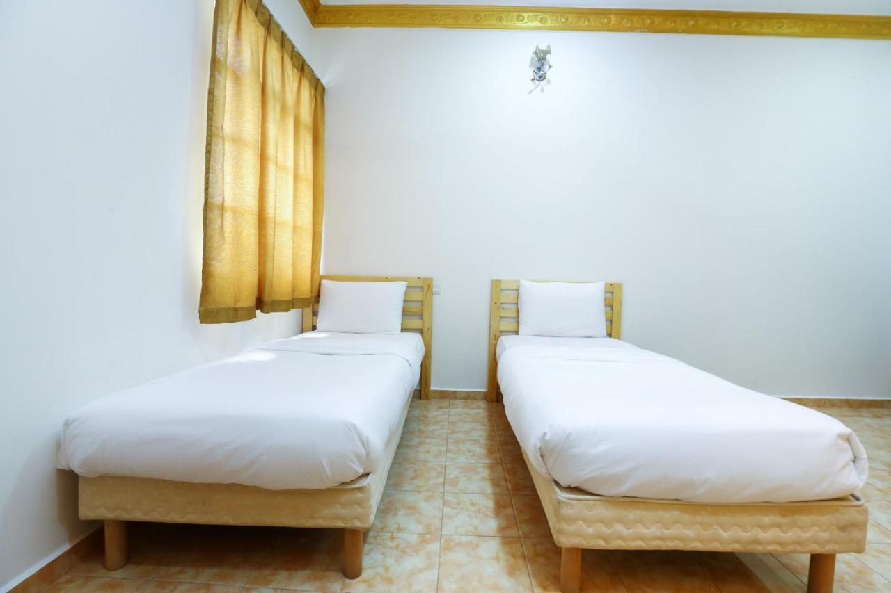 Oyo 89887 Chalet Yunie Marang Exterior foto
