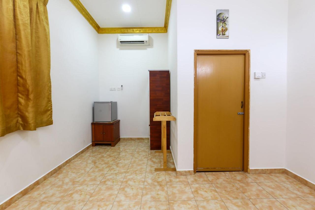 Oyo 89887 Chalet Yunie Marang Exterior foto