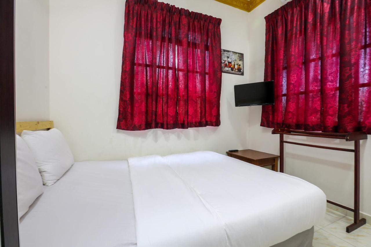 Oyo 89887 Chalet Yunie Marang Exterior foto