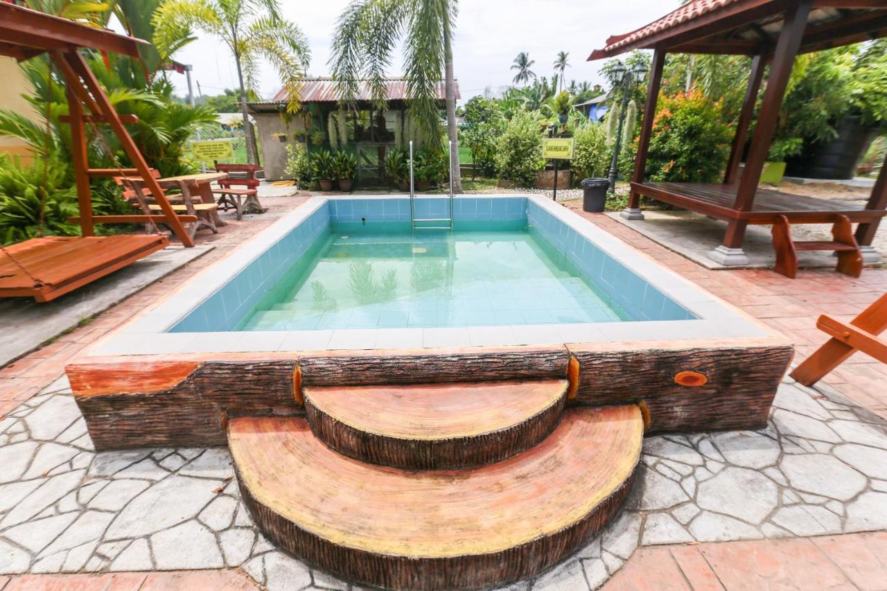 Oyo 89887 Chalet Yunie Marang Exterior foto