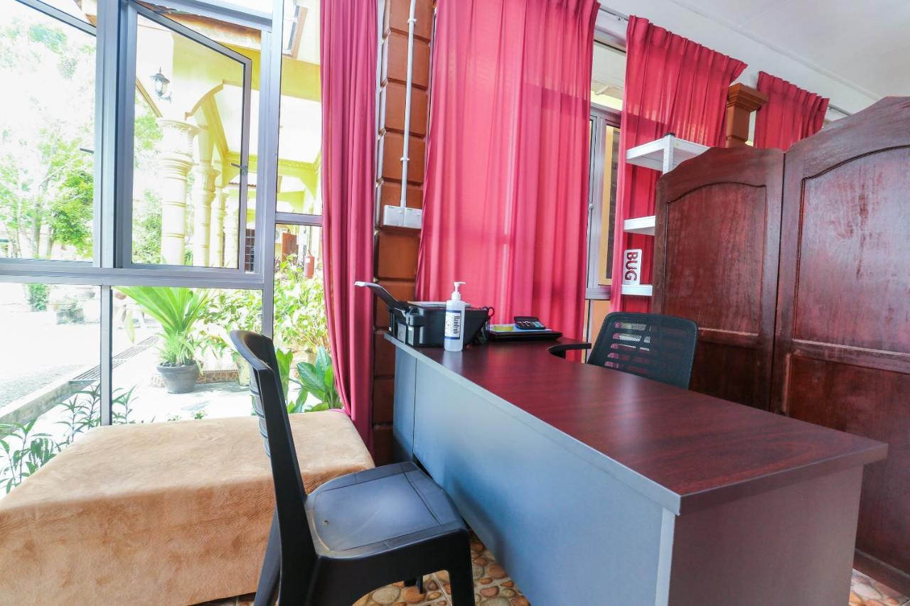Oyo 89887 Chalet Yunie Marang Exterior foto