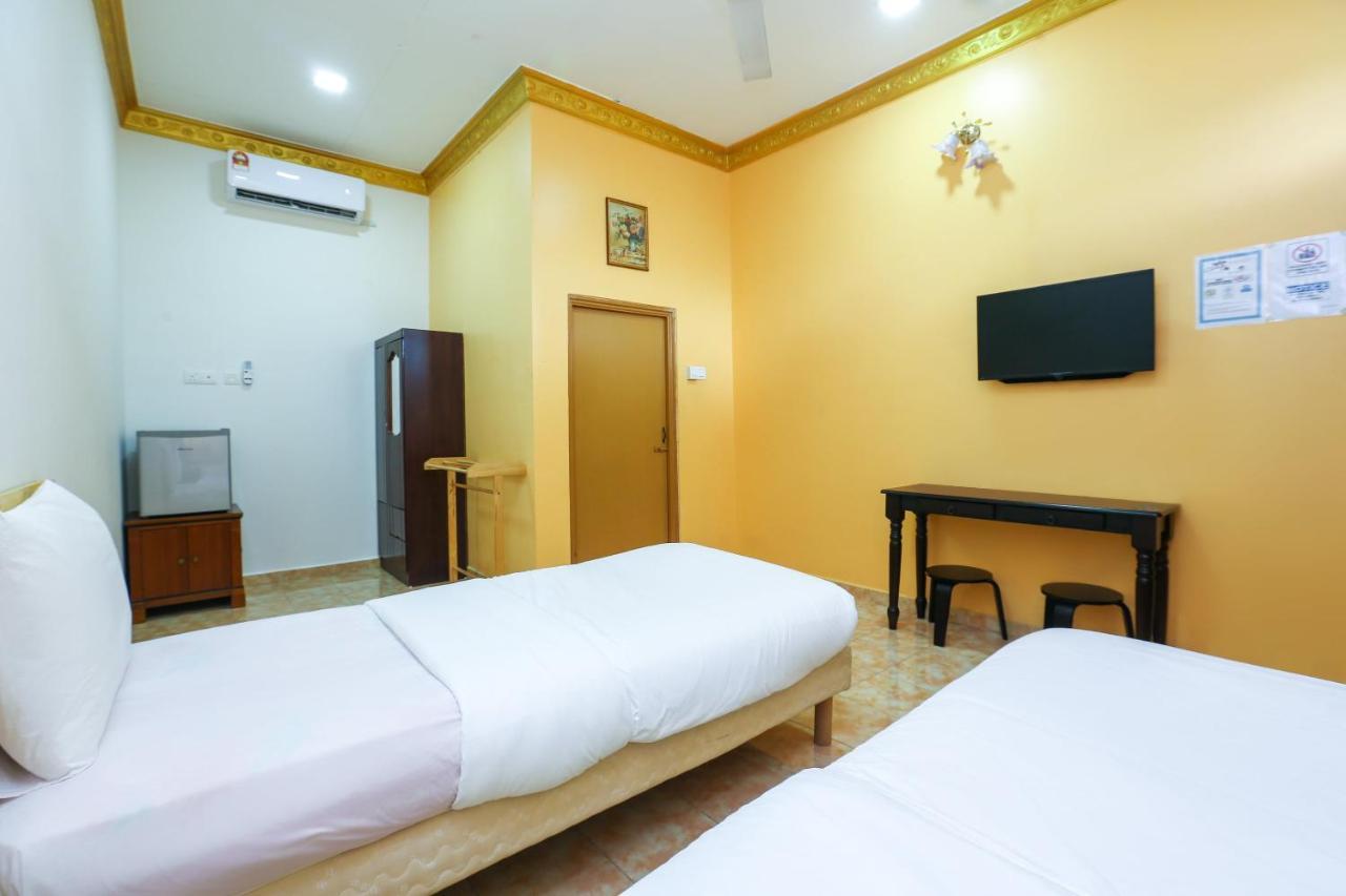 Oyo 89887 Chalet Yunie Marang Exterior foto