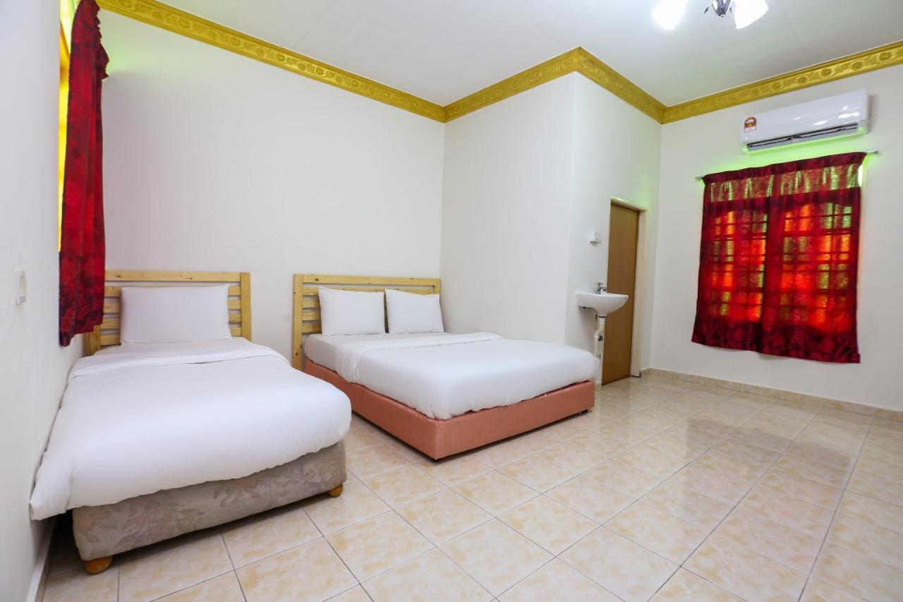 Oyo 89887 Chalet Yunie Marang Exterior foto